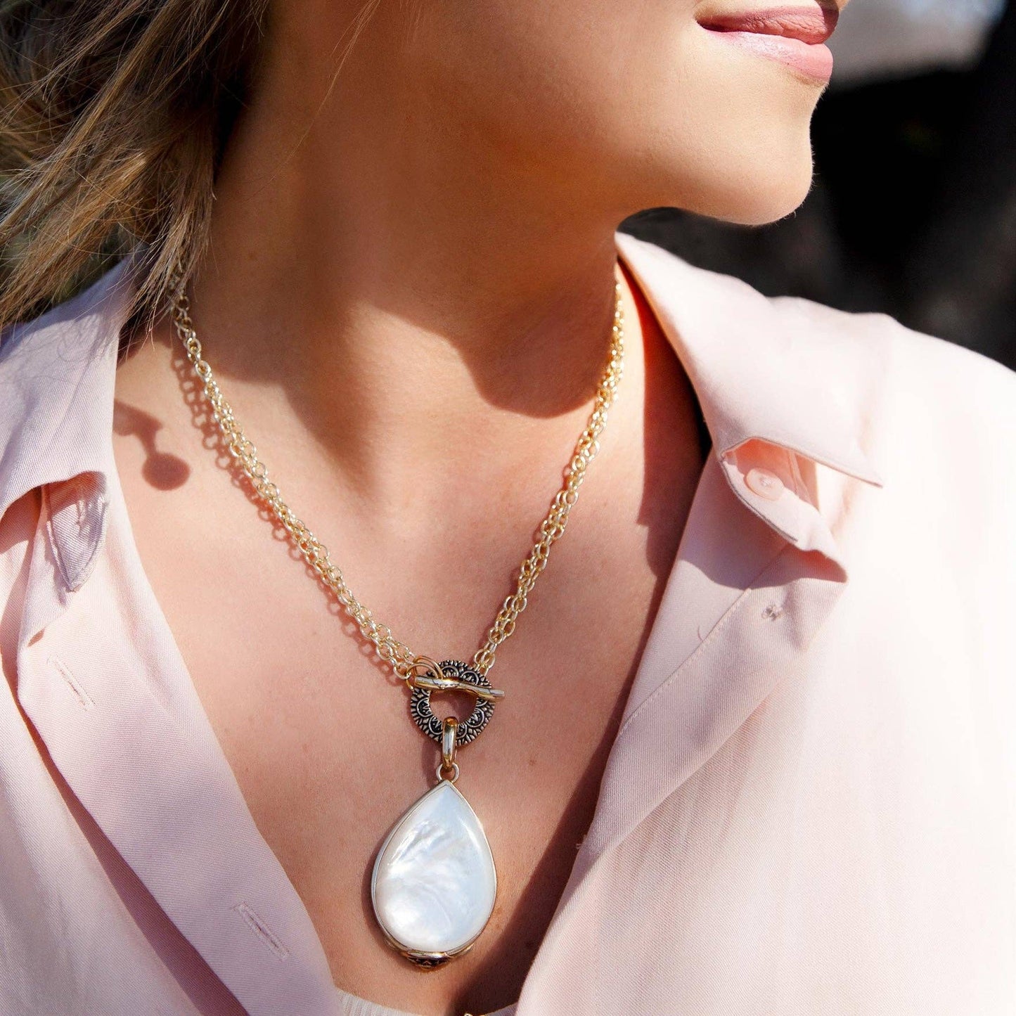 Abby White Mother of Pearl Golden Pendant Necklace